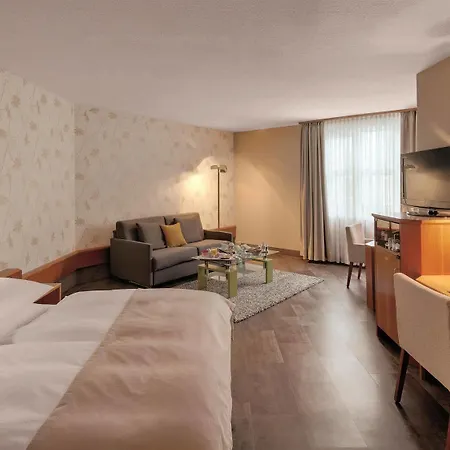 Western Hotell 4*